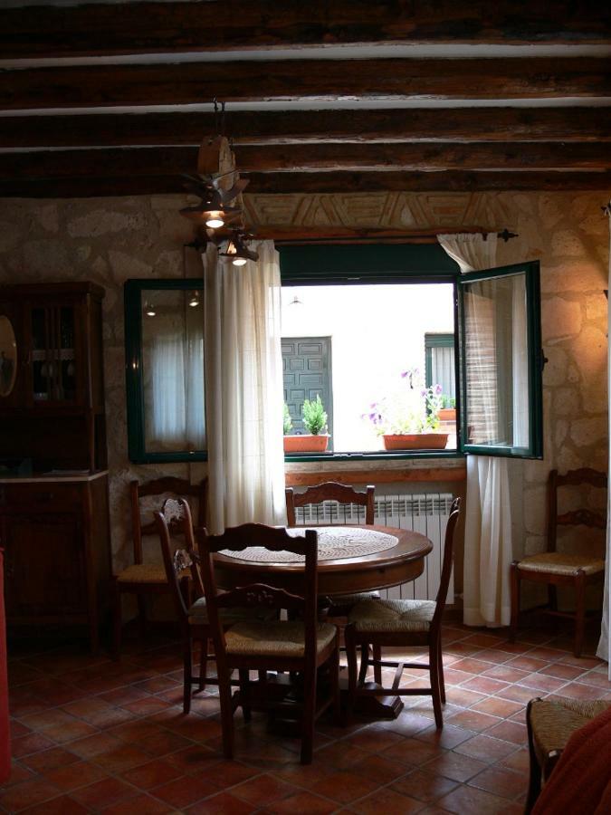 Las Casas De Yaguee, Ayllon Santa Maria de Riaza Exterior photo